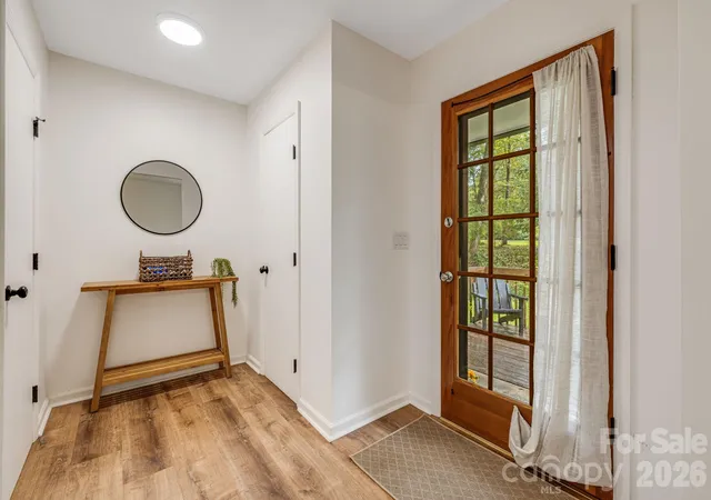 Photo 4 of Single family home for sale at 3238 Debbie Dr, Hendersonville, NC 28791 | MLS# 4429560 | Listing updated on 2026-10-01