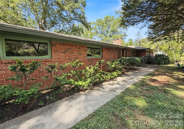 Photo 3 of Single family home for sale at 186 Catherine Dr, Columbus, NC 28722 | MLS# 4429572 | Listing updated on 2026-09-30