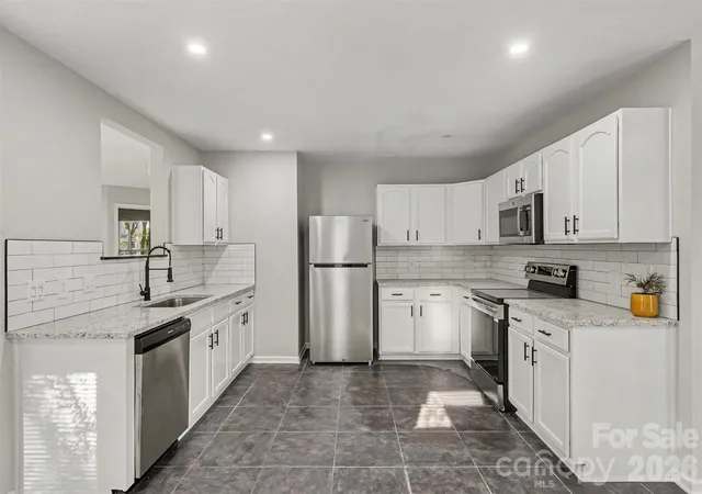 Photo 4 of Single family home for sale at 12937 Silvaire Farm Rd, Charlotte, NC 28278 | MLS# 4429575 | Listing updated on 2026-10-03