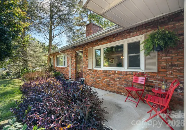 Photo 1 of Single family home for sale at 18 Northwood Rd, Asheville, NC 28804 | MLS# 4429580 | Listing updated on 2026-10-07