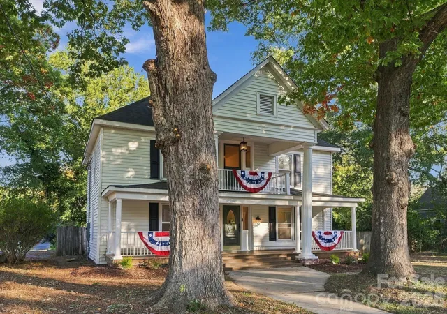 Photo 2 of Single family home for sale at 401 S College St, Monroe, NC 28112 | MLS# 4429582 | Listing updated on 2026-10-29