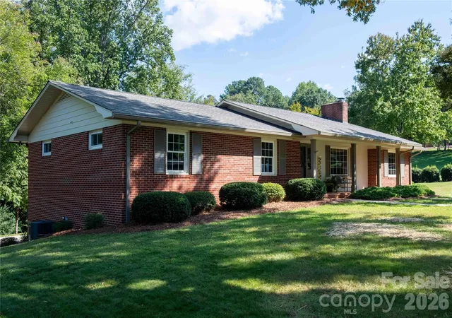 Photo 2 of Single family home for sale at 1007 Woodland St SE, Valdese, NC 28690 | MLS# 4429584 | Listing updated on 2026-10-05