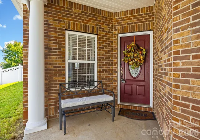 Photo 3 of Single family home for sale at 370 Mount Side Way, Fort Mill, SC 29715 | MLS# 4429585 | Listing updated on 2026-10-08