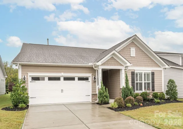 Photo 2 of Single family home for sale at 7424 Clouds Rest Dr, Fort Mill, SC 29707 | MLS# 4429587 | Listing updated on 2026-10-01