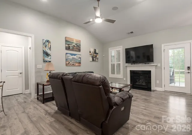 Photo 3 of Single family home for sale at 7424 Clouds Rest Dr, Fort Mill, SC 29707 | MLS# 4429587 | Listing updated on 2026-10-01