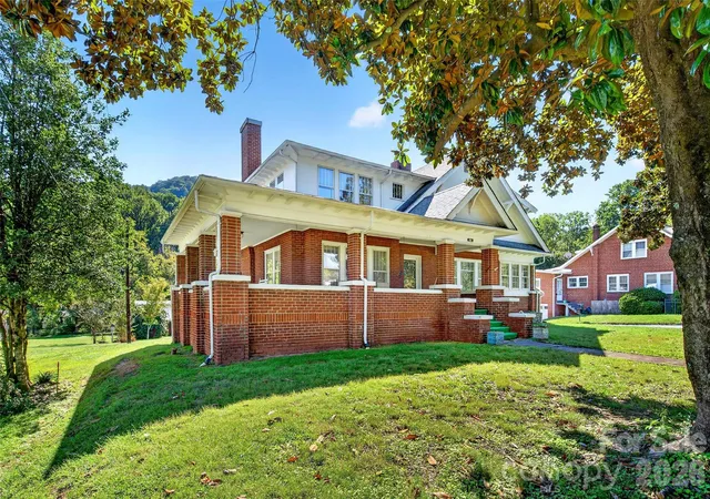 Photo 3 of Single family home for sale at 606 Rutherford Rd, Marion, NC 28752 | MLS# 4429588 | Listing updated on 2026-10-07