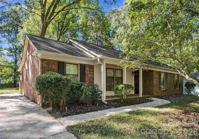Photo 1 of Single family home for sale at 9112 Sardis Forest Dr, Charlotte, NC 28270 | MLS# 4429591 | Listing updated on 2026-10-03