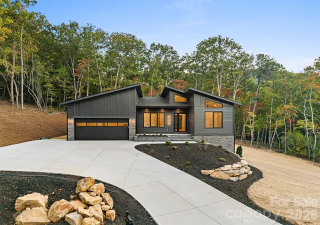 Photo 3 of Single family home for sale at 51 Balsamwood Rd, Leicester, NC 28748 | MLS# 4429593 | Listing updated on 2026-10-02