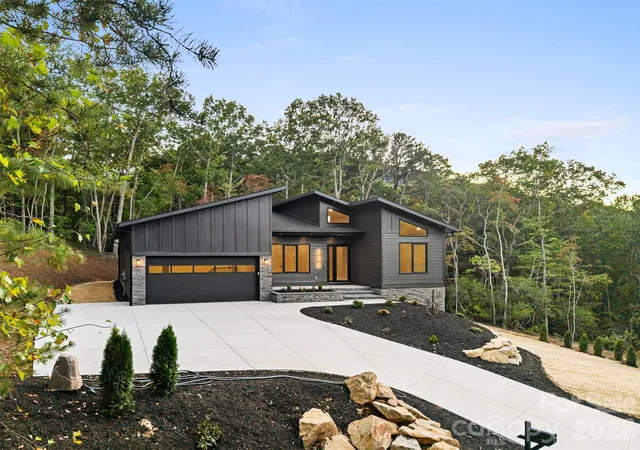 Photo 3 of Single family home for sale at 51 Balsamwood Rd, Leicester, NC 28748 | MLS# 4429593 | Listing updated on 2026-10-08