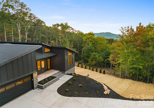 Photo 4 of Single family home for sale at 51 Balsamwood Rd, Leicester, NC 28748 | MLS# 4429593 | Listing updated on 2026-10-08