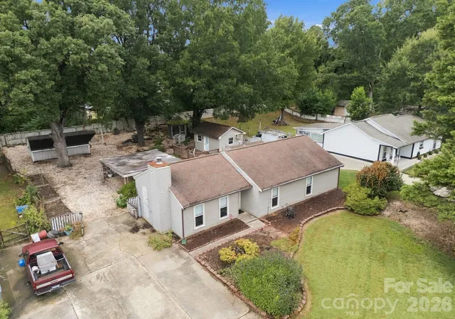 Photo 3 of Single family home for sale at 6423 Snow Bird Ln, Charlotte, NC 28227 | MLS# 4429603 | Listing updated on 2026-09-30