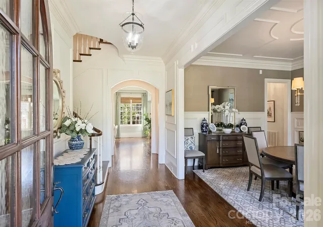 Photo 2 of Single family home for sale at 200 Huntley Pl, Charlotte, NC 28207 | MLS# 4429607 | Listing updated on 2026-10-01