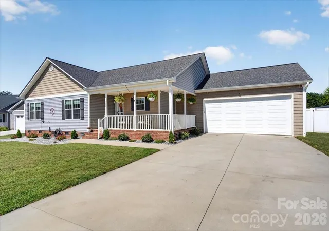 Photo 2 of Single family home for sale at 130 Portman Ln, Statesville, NC 28625 | MLS# 4429613 | Listing updated on 2026-10-02