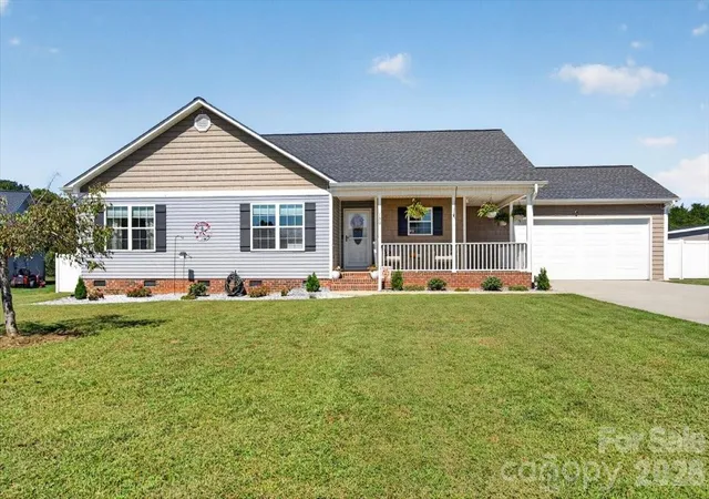 Photo 4 of Single family home for sale at 130 Portman Ln, Statesville, NC 28625 | MLS# 4429613 | Listing updated on 2026-10-02