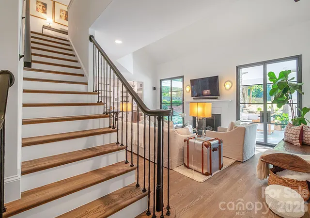Photo 4 of Single family home for sale at 211 Pat Stough Ln, Davidson, NC 28036 | MLS# 4429615 | Listing updated on 2026-10-06