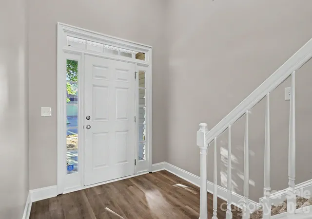Photo 1 of Single family home for sale at 4059 Houldsworth Dr, Charlotte, NC 28213 | MLS# 4429618 | Listing updated on 2026-10-01