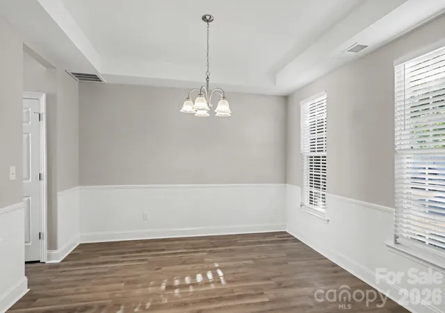 Photo 4 of Single family home for sale at 4059 Houldsworth Dr, Charlotte, NC 28213 | MLS# 4429618 | Listing updated on 2026-10-01