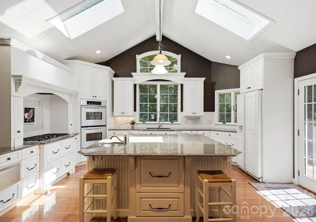 Photo 4 of Single family home for sale at 450 Mills Gap Rd, Arden, NC 28704 | MLS# 4429619 | Listing updated on 2026-10-07