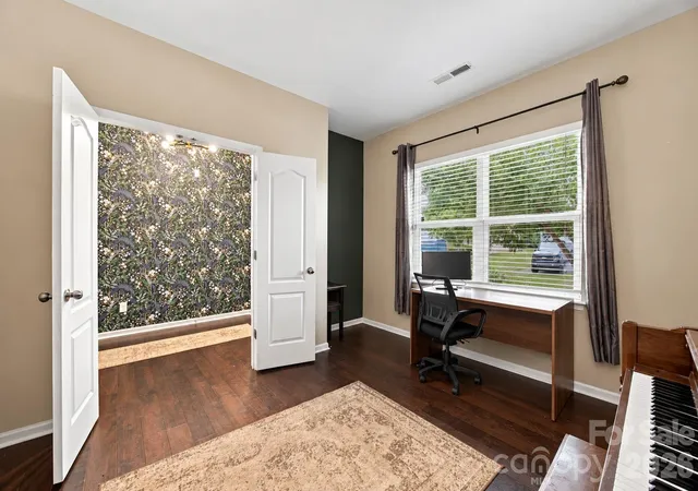 Photo 4 of Single family home for sale at 8815 Balsam Bay Rd, Charlotte, NC 28227 | MLS# 4429628 | Listing updated on 2026-10-09