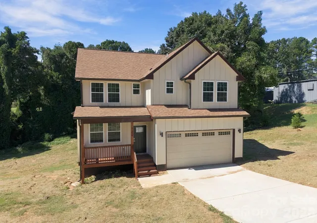 Photo 3 of Single family home for sale at 122 Mccarver Rd, Gastonia, NC 28056 | MLS# 4429631 | Listing updated on 2026-10-07