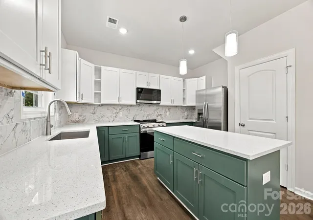 Photo 3 of Single family home for sale at 122 Mccarver Rd, Gastonia, NC 28056 | MLS# 4429631 | Listing updated on 2026-10-07