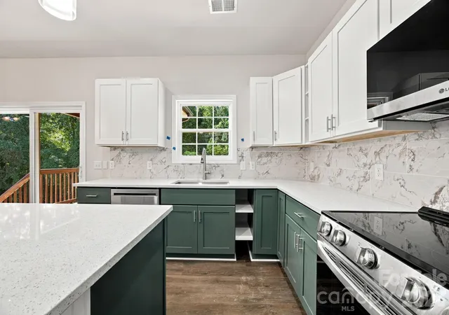 Photo 4 of Single family home for sale at 122 Mccarver Rd, Gastonia, NC 28056 | MLS# 4429631 | Listing updated on 2026-10-07