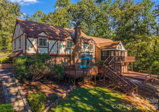 Photo 2 of Single family home for sale at 328 Plantation Dr, Rutherfordton, NC 28139 | MLS# 4429643 | Listing updated on 2026-10-05