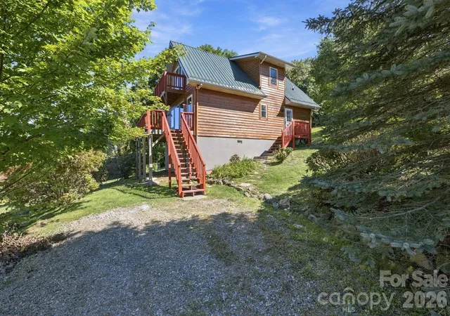 Photo 2 of Single family home for sale at 190 Camelot Dr, Banner Elk, NC 28604 | MLS# 4429650 | Listing updated on 2026-09-30