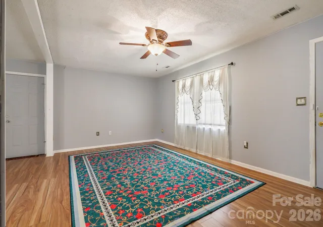 Photo 4 of Single family home for sale at 938 Lyndsey Brooke Ct, Lincolnton, NC 28092 | MLS# 4429655 | Listing updated on 2026-10-08