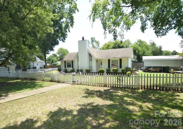 Photo 2 of Single family home for sale at 12202 Charing Grv Ln, Charlotte, NC 28273 | MLS# 4429660 | Listing updated on 2026-10-01