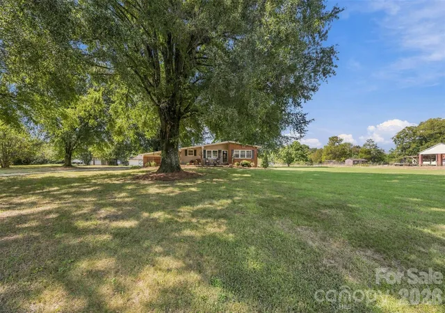 Photo 3 of Single family home for sale at 1691 Cat Sq Rd, Vale, NC 28168 | MLS# 4429663 | Listing updated on 2026-10-05