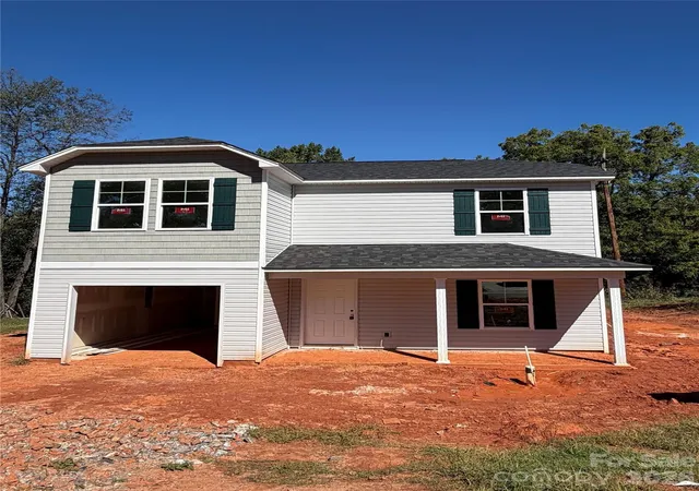 Photo 1 of Single family home for sale at 1414 Huggins St, Statesville, NC 28677 | MLS# 4429666 | Listing updated on 2026-09-30