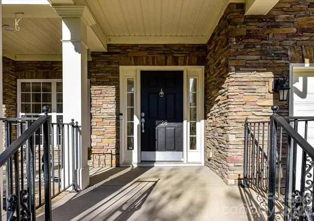 Photo 3 of Single family home for sale at 8128 Madrigal Ct, Waxhaw, NC 28173 | MLS# 4429672 | Listing updated on 2026-10-04