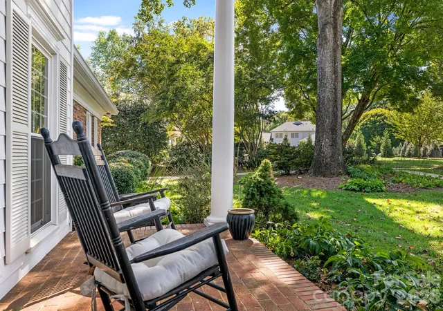 Photo 2 of Single family home for sale at 2007 Fromby Ct, Charlotte, NC 28211 | MLS# 4429673 | Listing updated on 2026-10-19
