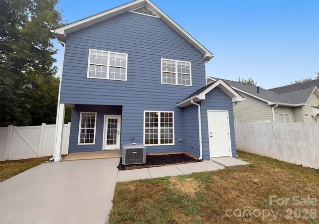 Photo 4 of Single family home for sale at 3926 Wilgrove Way Dr, Charlotte, NC 28213 | MLS# 4429675 | Listing updated on 2026-10-02