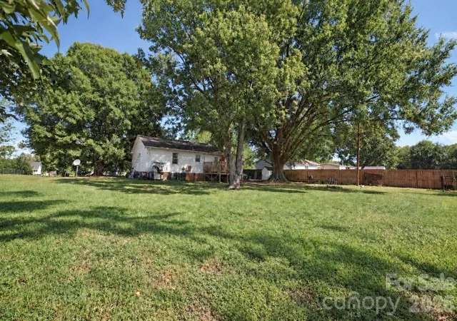 Photo 2 of Single family home for sale at 712 Edgehill Dr, Monroe, NC 28110 | MLS# 4429680 | Listing updated on 2026-09-30