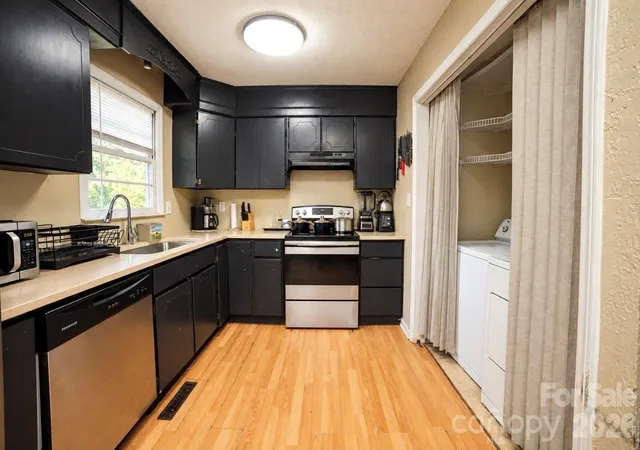 Photo 4 of Single family home for sale at 712 Edgehill Dr, Monroe, NC 28110 | MLS# 4429680 | Listing updated on 2026-09-30