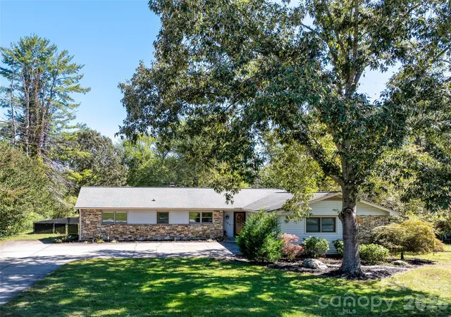 Photo 1 of Single family home for sale at 109 N Greenwood Forest Dr, Etowah, NC 28729 | MLS# 4429683 | Listing updated on 2026-10-01