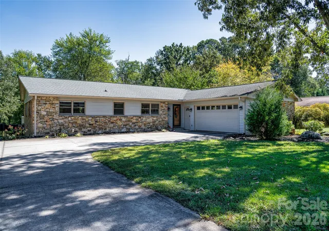 Photo 2 of Single family home for sale at 109 N Greenwood Forest Dr, Etowah, NC 28729 | MLS# 4429683 | Listing updated on 2026-10-01
