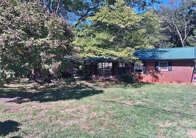 Photo 2 of Sale Pending at 650 Holland Dr, Statesville, NC 28677 | MLS# 4429686 | Listing updated on 2026-10-03
