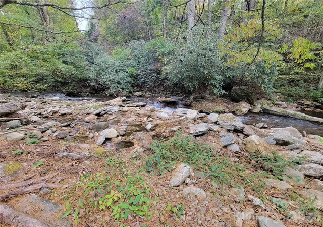 Photo 4 of Single family home for sale at 1061 Caldwell Dr, Maggie Valley, NC 28751 | MLS# 4429687 | Listing updated on 2026-10-07