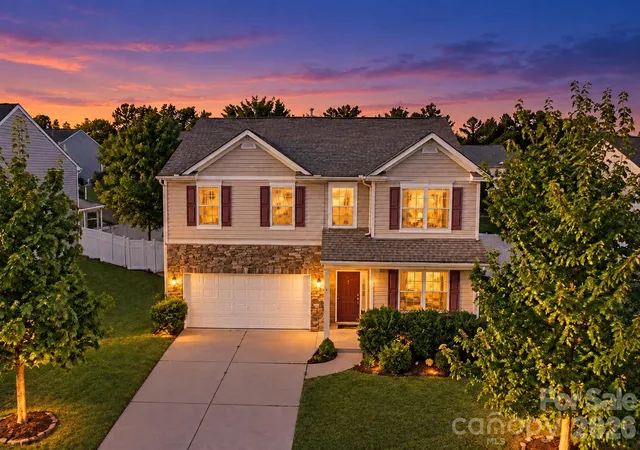 Photo 2 of Single family home for sale at 239 Keating Pl Dr, Fort Mill, SC 29708 | MLS# 4429689 | Listing updated on 2026-10-09