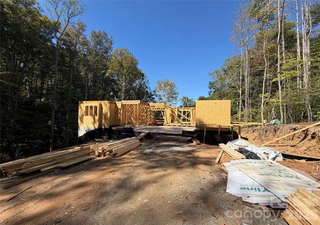 Photo 2 of Mansion for sale at 1046 Ventosa Dr, Denver, NC 28037 | MLS# 4429690 | Listing updated on 2026-10-20
