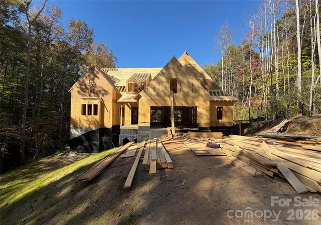 Photo 2 of Mansion for sale at 1046 Ventosa Dr, Denver, NC 28037 | MLS# 4429690 | Listing updated on 2026-10-28