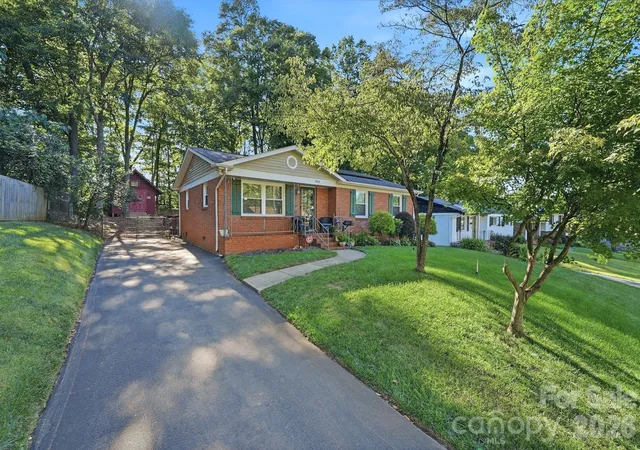 Photo 1 of Single family home for sale at 1524 Lanewood Pl, Charlotte, NC 28208 | MLS# 4429696 | Listing updated on 2026-10-09