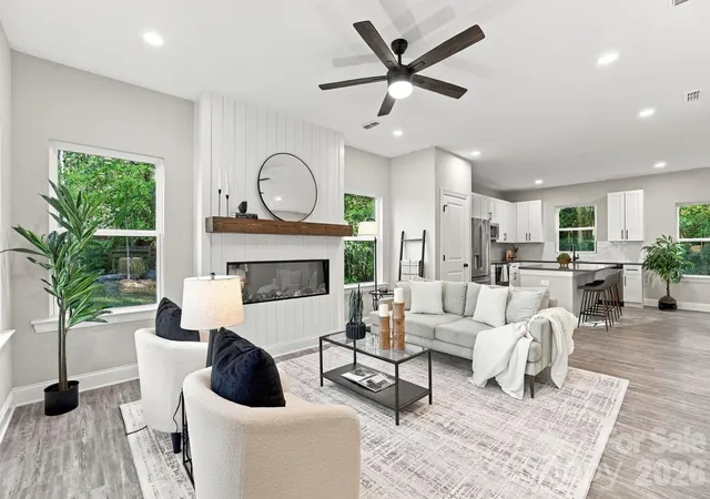 Photo 3 of Single family home for sale at 420 Killian Ave, Mount Holly, NC 28120 | MLS# 4429703 | Listing updated on 2026-10-06