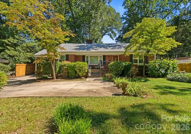 Photo 1 of Single family home for sale at 1720 Flynwood Dr, Charlotte, NC 28205 | MLS# 4429718 | Listing updated on 2026-10-03