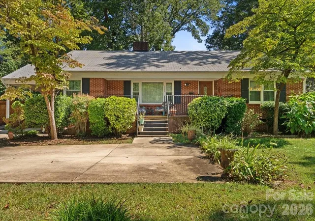 Photo 2 of Single family home for sale at 1720 Flynwood Dr, Charlotte, NC 28205 | MLS# 4429718 | Listing updated on 2026-10-03