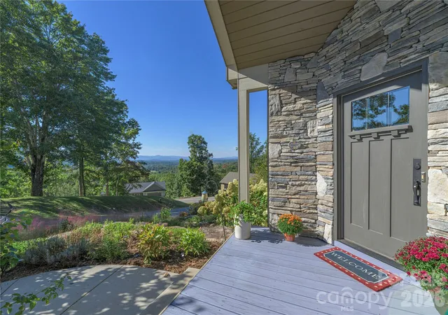 Photo 3 of Single family home for sale at 18 Herron View Ln, Weaverville, NC 28787 | MLS# 4429722 | Listing updated on 2026-10-03