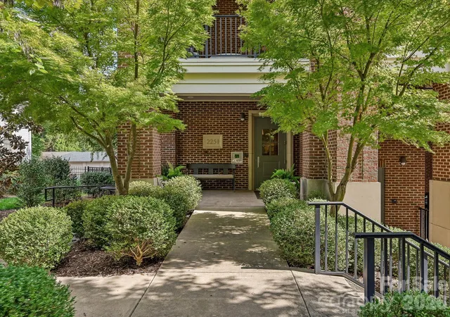 Photo 3 of Condo for sale at 2251 Selwyn Ave #203, Charlotte, NC 28207 | MLS# 4429723 | Listing updated on 2026-10-28